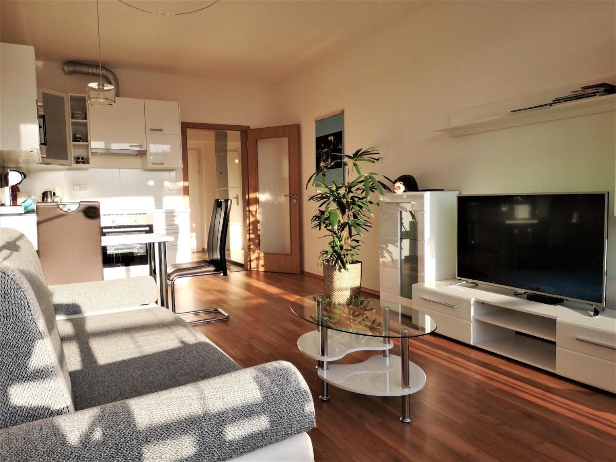 New Apartment With Garage Parking Brno Exterior foto