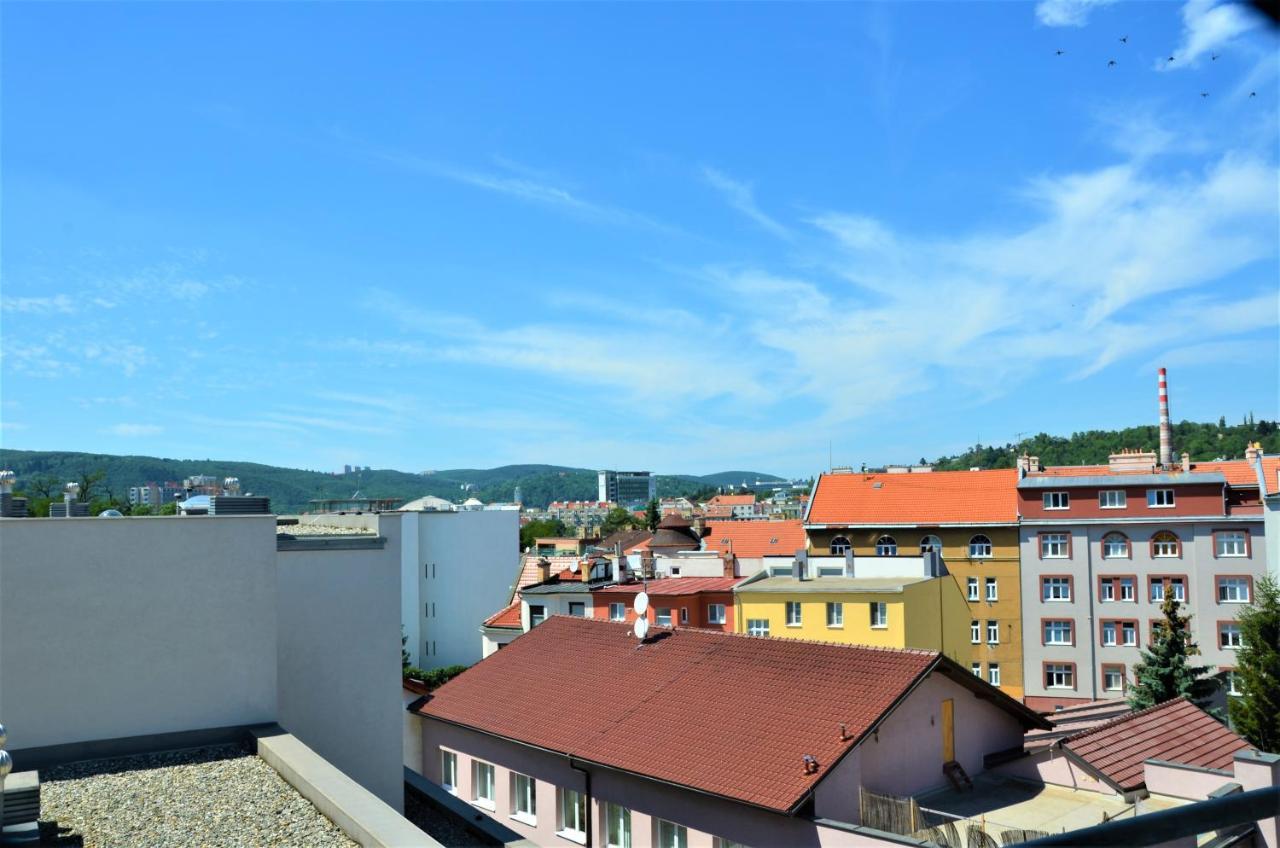 New Apartment With Garage Parking Brno Exterior foto